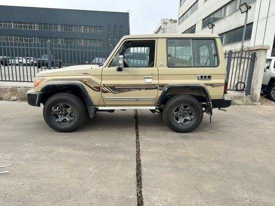 23款丰田酷路泽LC71港口全系现车40来万起配置颜色可选