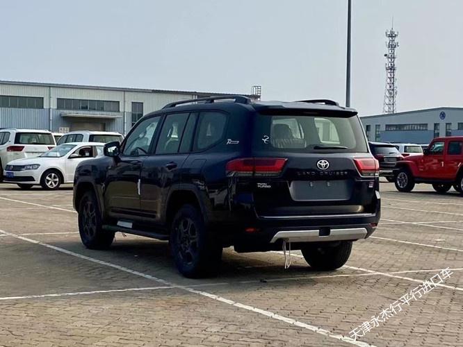 23款丰田酷路泽lc300gr顶配报价118万