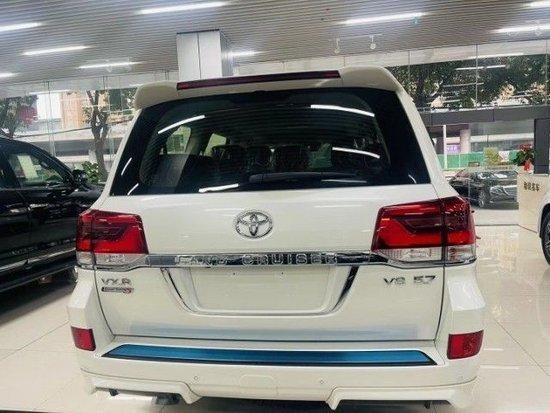 丰田酷路泽5700国6最新真实价格陆巡57低配报价130万