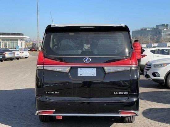 2023款雷克萨斯LM300 MPV车型不加价仅120余万