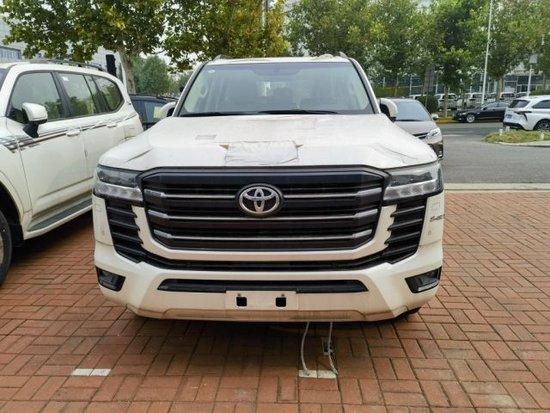 24款丰田酷路泽4.0lv6现车手续齐67万港口最低售价