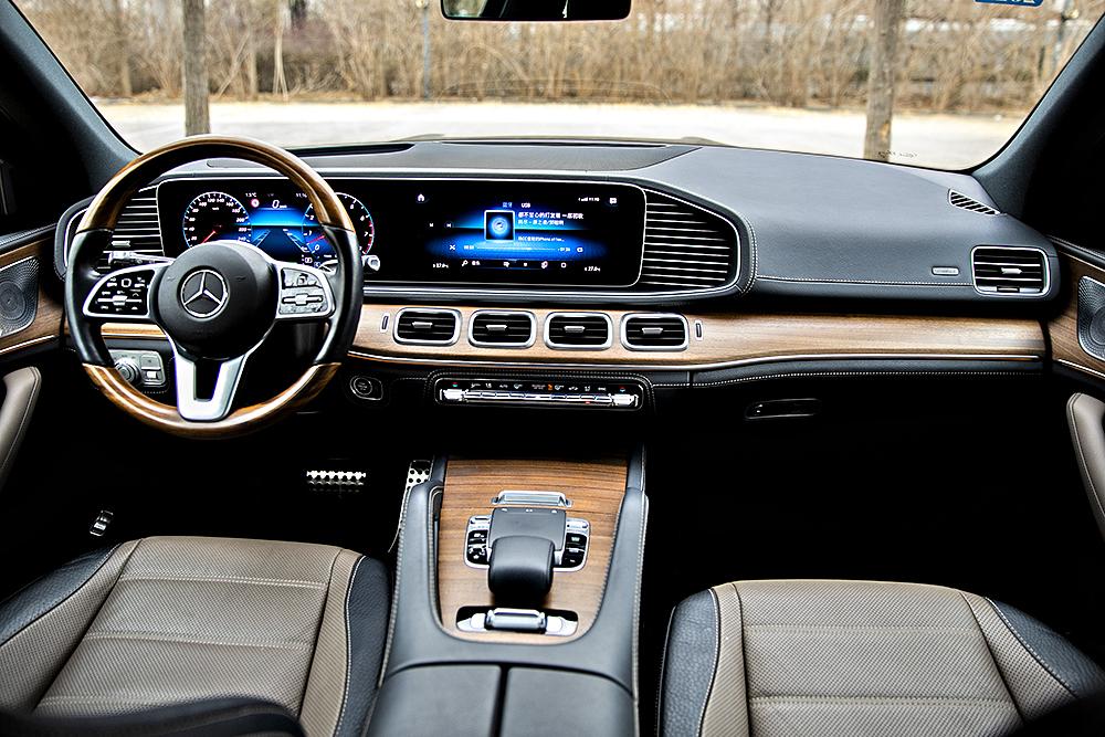 23款奔驰gls450价格一落千丈天津港100万起售