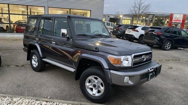 23款丰田lc76 七十余载经典传承 越野老炮完美座驾 顶配港口65万-车讯