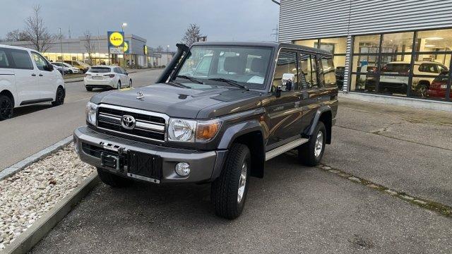 23款丰田lc76 七十余载经典传承 越野老炮完美座驾 顶配港口65万-车讯