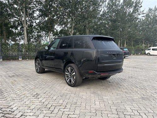 一往无前当之无愧23款路虎揽胜行政135万可分期至尊座驾 