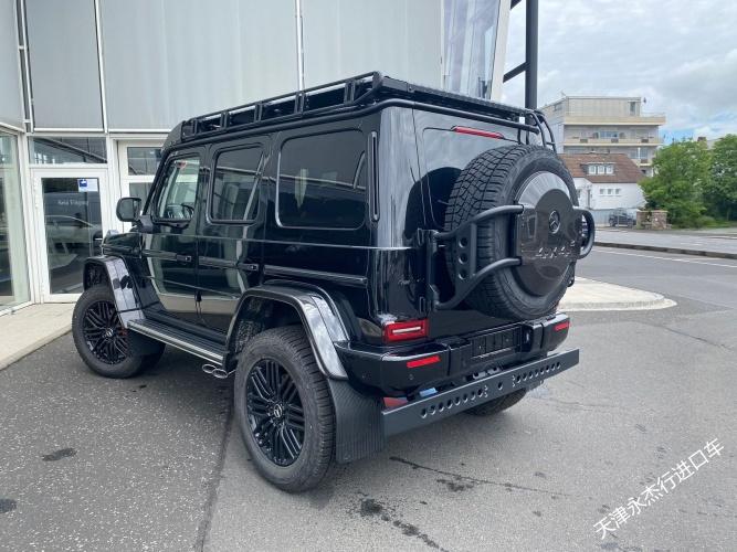 2023款奔驰G63 4X4尊贵越野车4.0L双增压V8最大马力585马力