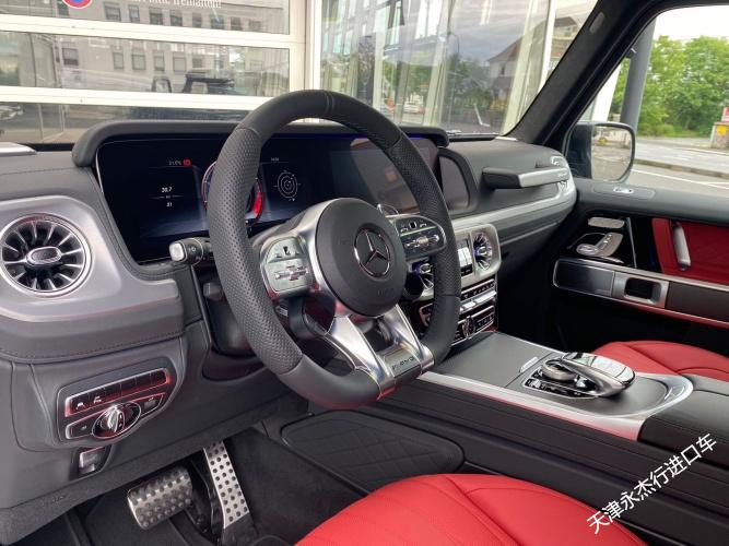 2023款奔驰G63 4X4尊贵越野车4.0L双增压V8最大马力585马力