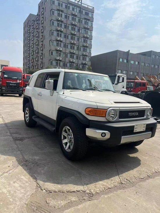 彭经理:17720015375《同微信》2023款 fj cruiser 4