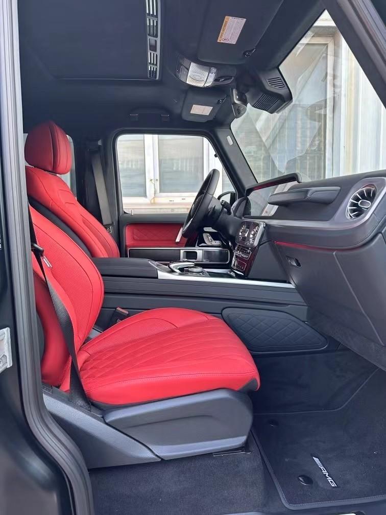 2022款奔驰g550内饰也走起了豪华路线,让你感觉不到这是一款纯种的