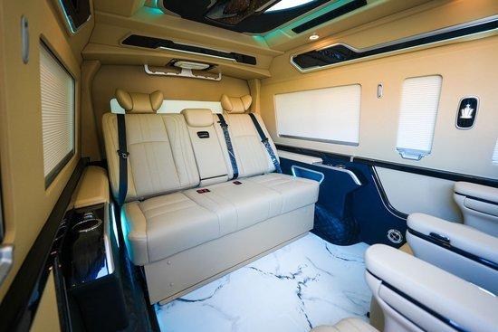 2023款丰田海狮精美改装 质量上乘舒适享受