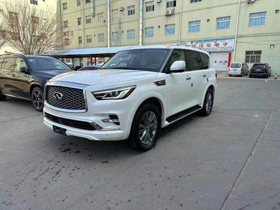 23款英菲尼迪qx80港口年终大促不足百万的v8自吸