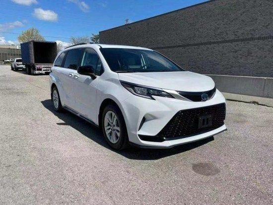 2024款进口丰田塞纳25l油电混合四驱中配多少钱