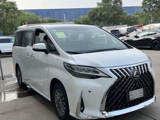 　23款雷克萨斯LM300h港口现车年底优惠出售 可全国分期