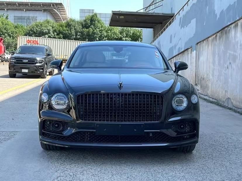 23款宾利飞驰雅度版港口现车320万起热销全国可按揭送货上门