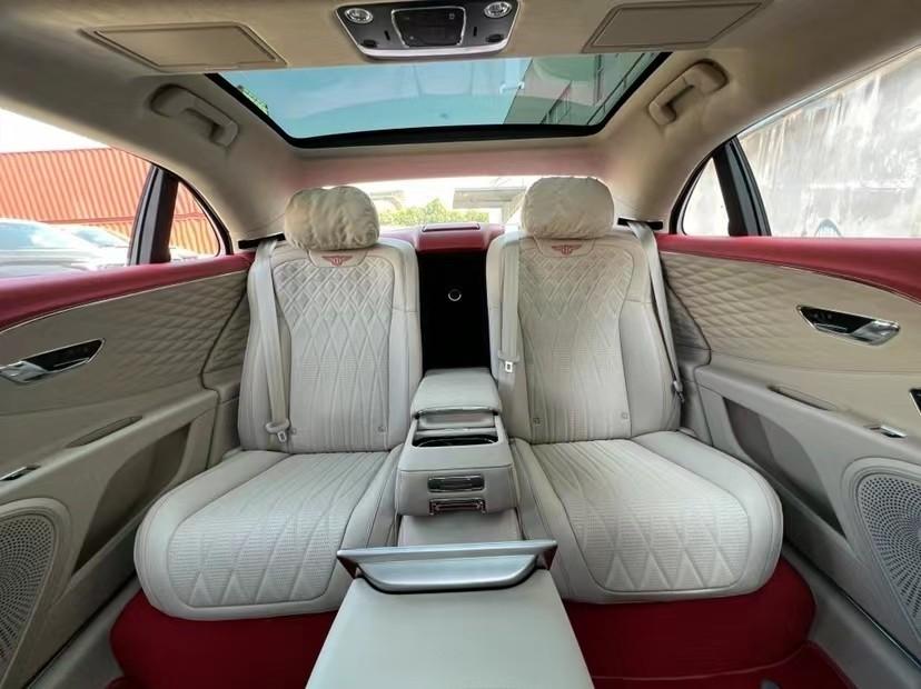 23款宾利飞驰雅度版港口现车320万起热销全国可按揭送货上门