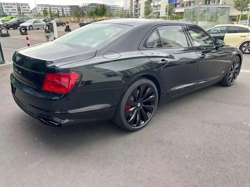 23款宾利飞驰雅度版港口现车320万起热销全国可按揭送货上门