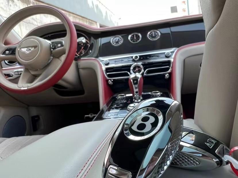 23款宾利飞驰雅度版港口现车320万起热销全国可按揭送货上门