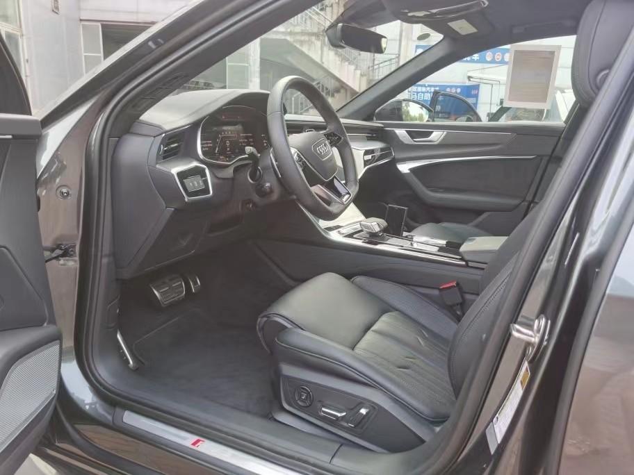 新款奥迪rs640tv8港口报价150万