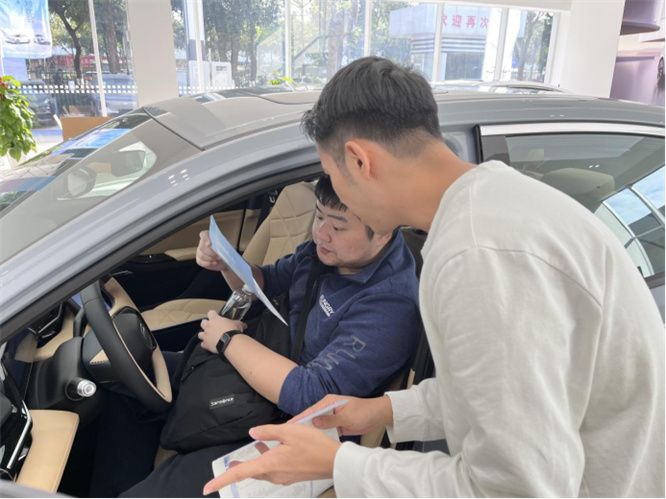 广州中和愿景荔湾店深度媒体试驾会              