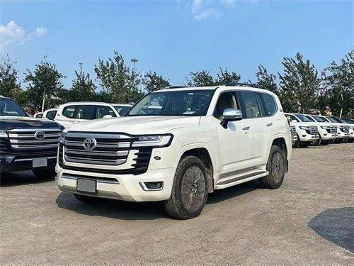 最新款酷路泽LC300 3.5T港口84万起售可零首付分期购车