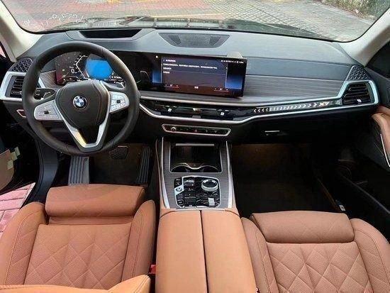 经典蓝天白云 23款宝马X7年底优惠91万起分期