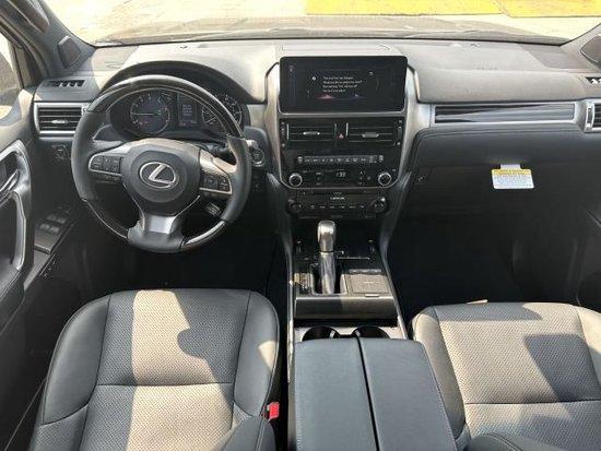 23款雷克萨斯gx460内饰材质用料保持了雷克萨斯一贯的高水准,做工精良