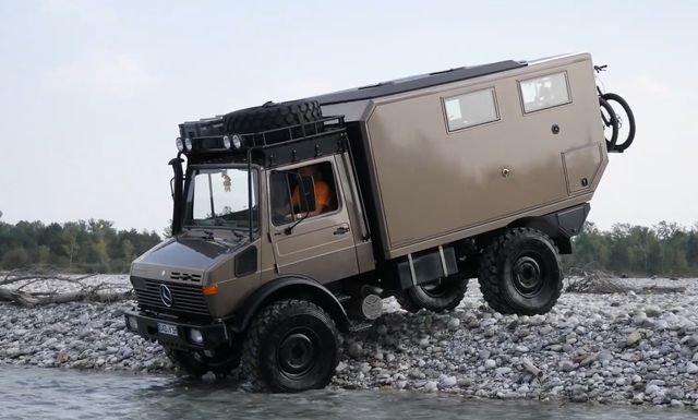 23款奔驰乌尼莫克u4023现车价格优惠完美升级实拍