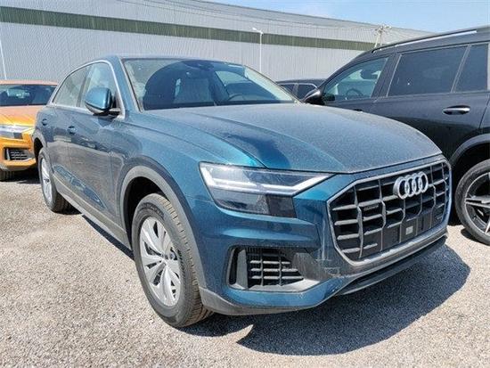 23款奥迪q8港口现车最新价格598万起售可分期购