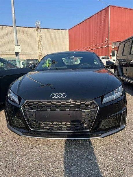 23款奥迪tt港口现车配置颜色可选35万起售全国分期