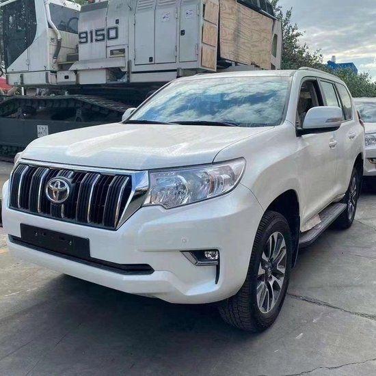 23款丰田霸道4000现车报价极致奢华大气