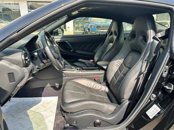 平行进口2023款日产gtr天津港多台跑车价格优惠