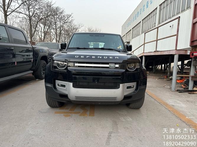 24款路虎卫士 110 四门 3.0T 柴油D200 SE报价：85万谈