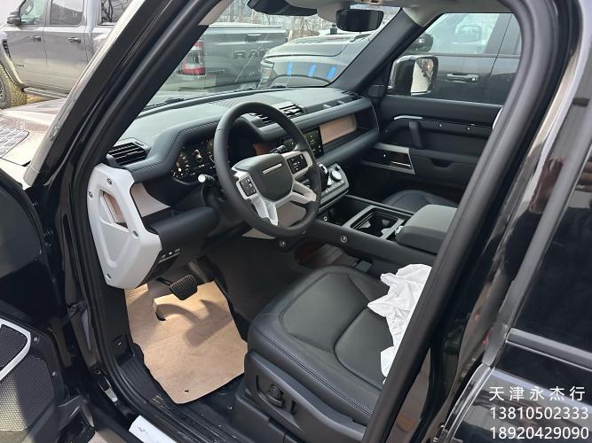 24款路虎卫士 110 四门 3.0T 柴油D200 SE报价：85万谈