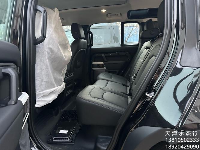 24款路虎卫士 110 四门 3.0T 柴油D200 SE报价：85万谈