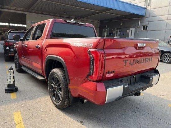 少量红色现车秒杀价40多万 23款美规丰田坦途3.5T