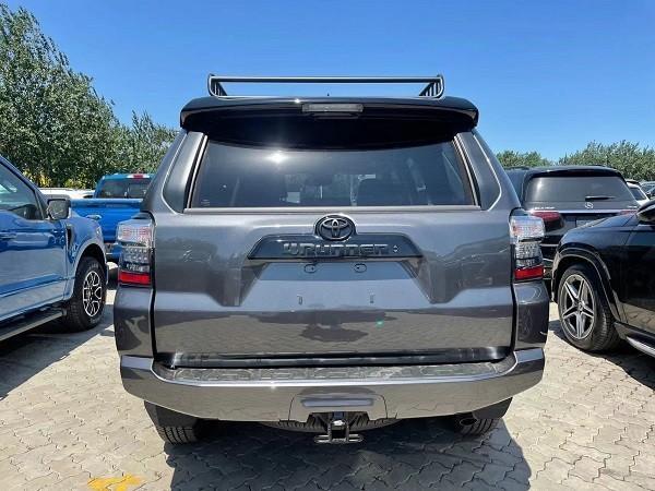 23款丰田超霸4.0自吸v6配置及参数