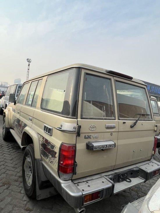 23款丰田lc76柴油版45t手动v8全方位解析