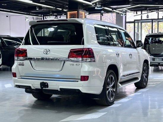 23款丰田酷路泽5700天津港起售价130万