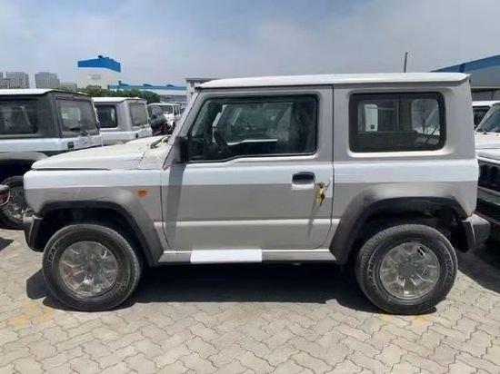 23款铃木吉姆尼15l中东版只售20多万的畅销越野车型