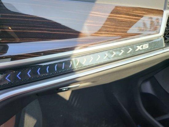 豪华与科技的体现 24款宝马X5大屏幕现车配置介绍