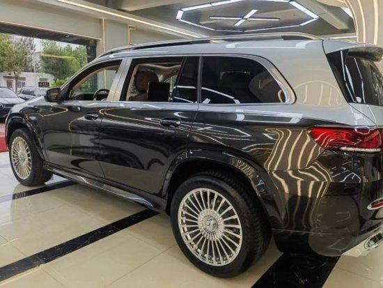 23款奔驰GLS580美规黑银双拼 全国上牌没有消费税