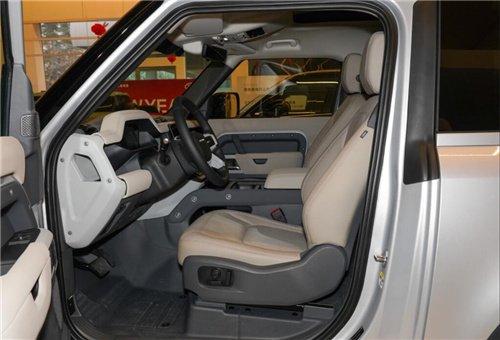 2023款路虎卫士90现车50余万起可分期