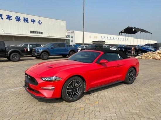 23款福特野马2.3t 平民跑车梦 20余万神车 回头率超高