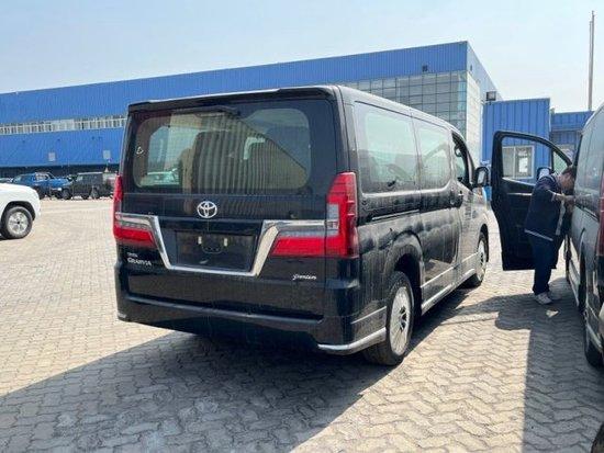 23款商务mpv丰田格兰维亚35l汽油售价50余万起