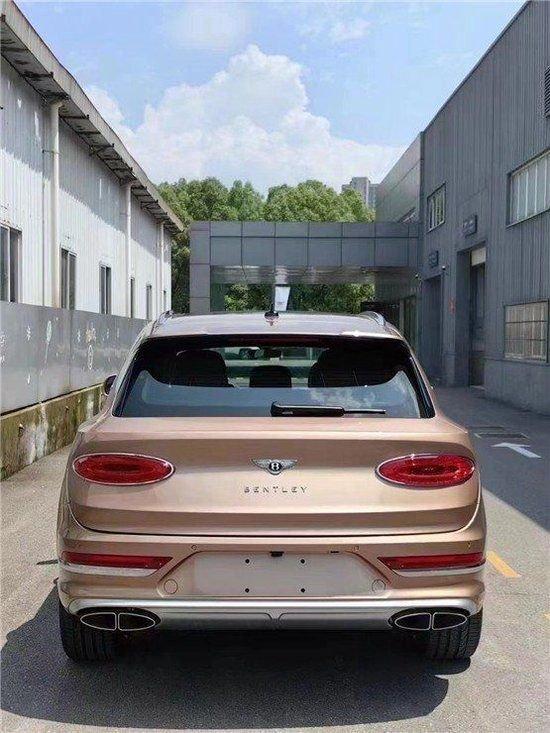 23款美版宾利添越V8现车成本价格可按揭购车
