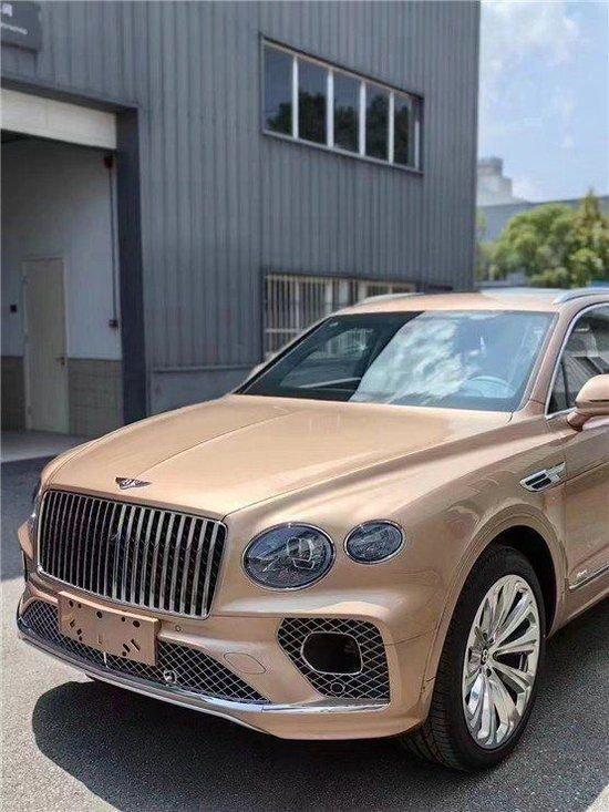 23款美版宾利添越V8现车成本价格可按揭购车