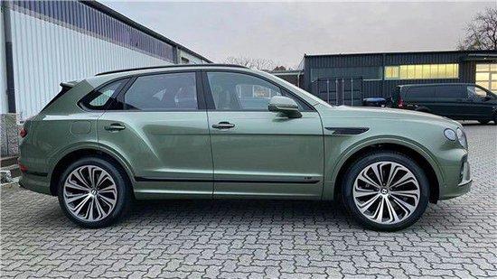 175 2669 2158 汪经理(同微信)22款宾利添越配备了全新样式的三辐式多