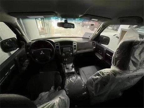 经典山猫 23款三菱帕杰罗V93 29万可分期