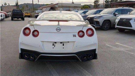 23款日产GTR 豪华与性能兼备的超级跑车