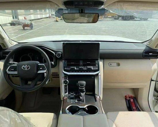 23款丰田酷路泽3.5TT年底热销价格小涨82.5万起步售价